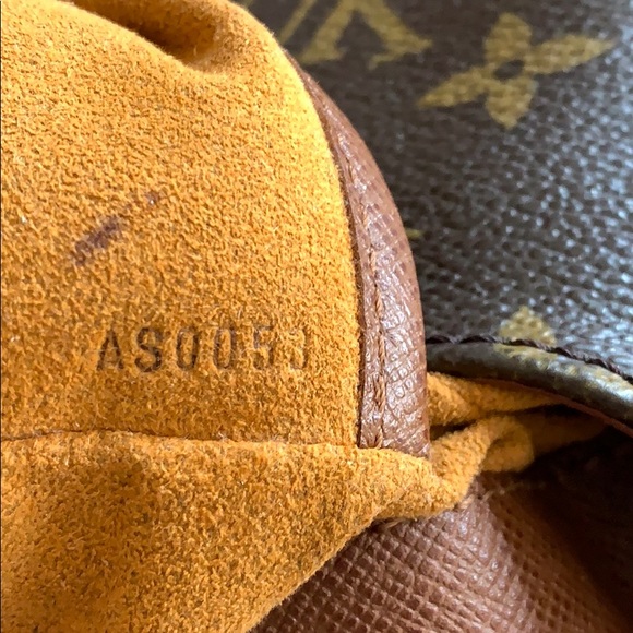 Louis Vuitton  Monogram crossbody bag - Picture 8 of 8